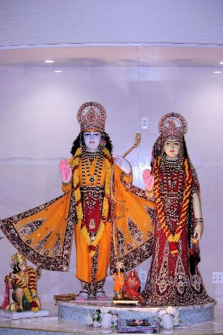 Shree Seeta Ram and Shree Hanuman Moortis320.jpg